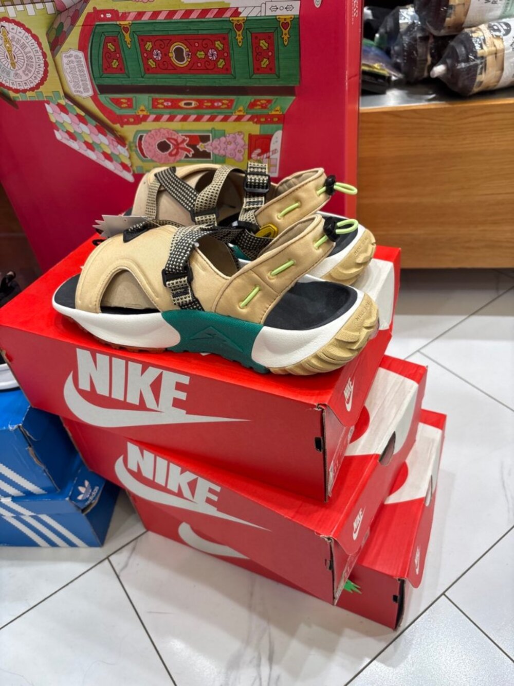 Nike Trail Sandals Tan Green Men's Size 11 NWT